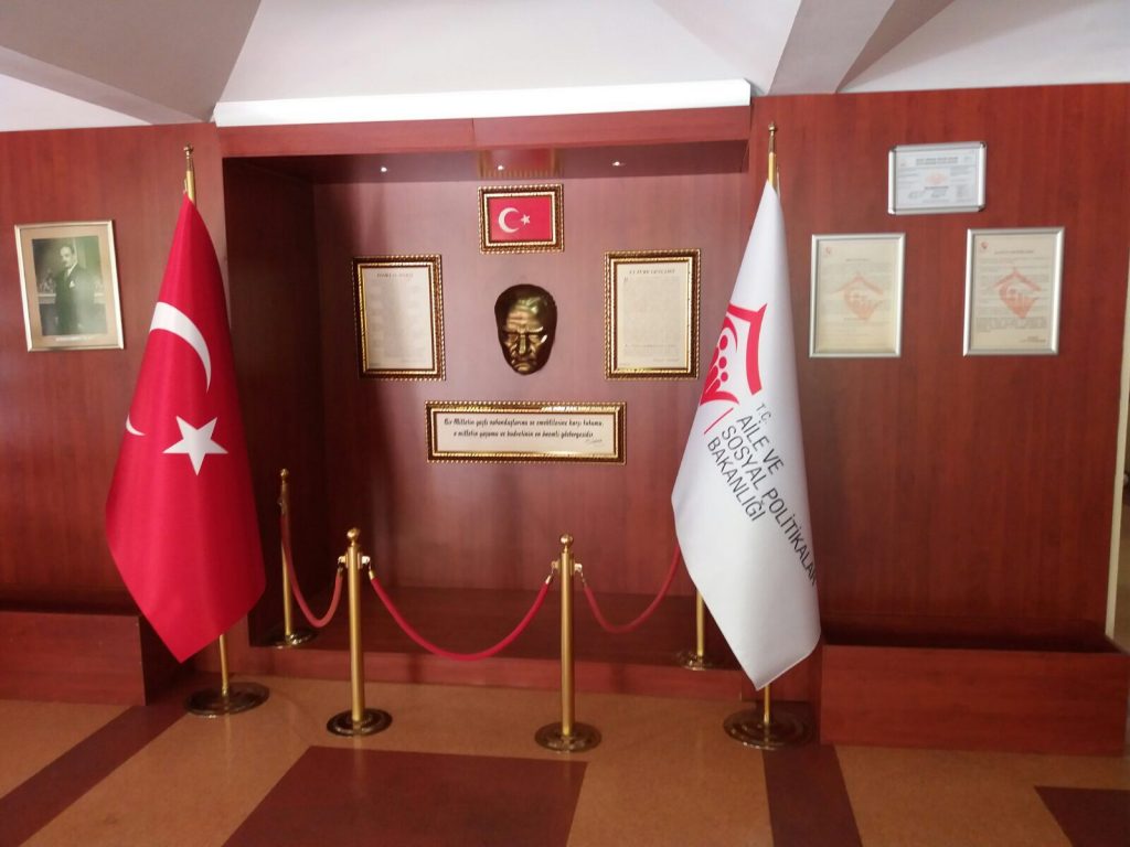 Makam Bayrak İstanbul, makam bayrak, satışı, makam bayrak Ümraniye, makam bayrak imalatı, acil makam bayrağı, makam bayrakları, makam bayrak burada satışı 7.24 SAAT AÇIK HİZMET