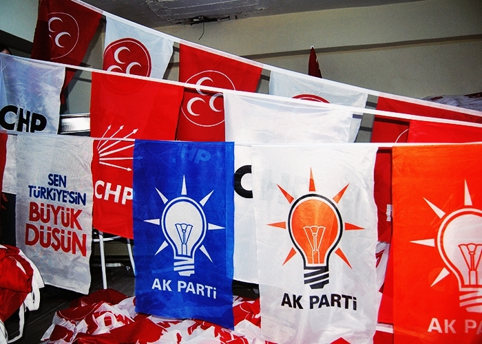 siyasi-parti-bayraklari-afiş parti bayrakları Seçim Bayrakları Seçim Afişleri flama Dijital Baskı Bayraklar acil 7 24 hizmet